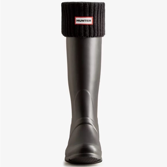 Hunter Shoes - Hunter Women’s Original Tall Rain Boots in Black w/ 2 Knitted Tall Boot Socks